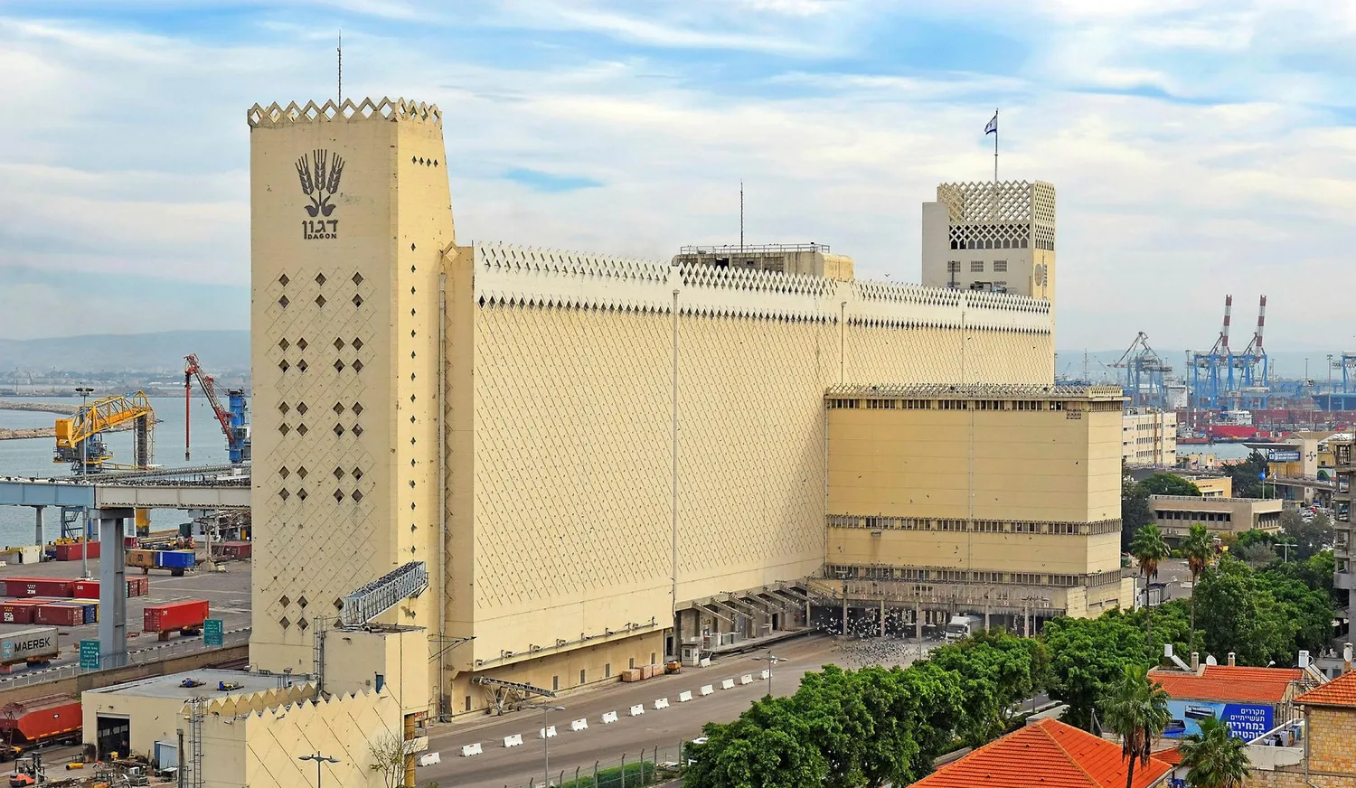 תמונה עבור אחרי השבתה בת שבוע בנתיב התבואה המרכזי לישראל: הסתיים הסכסוך בממגורות דגון