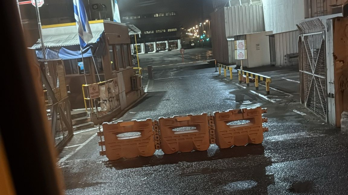 תמונה עבור משבר תבואות חריף: 330 אלף טון תקועים בנמלים מול חופי ישראל